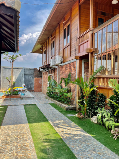 Exterior 9