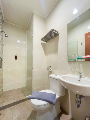 Bathroom 16