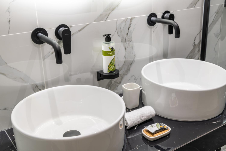 Bathroom 2, Bella Vasilica Luxury Apartments, Epirus