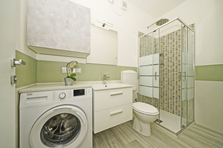 Bathroom 3, Residence Punta Gro by Wonderful Italy, Brescia