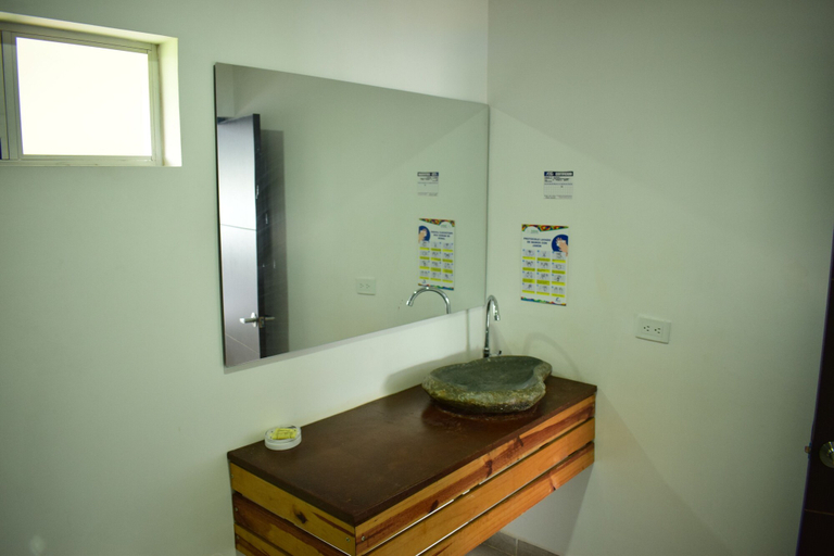 Bathroom 3, Tulaima, La Tebaida