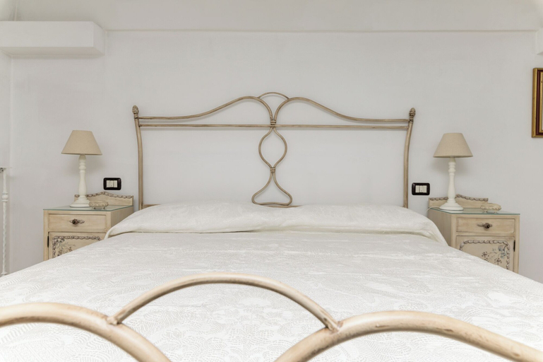 Bedroom 2, Appartamento Vintage con Balcone by Wonderful Italy, Brindisi