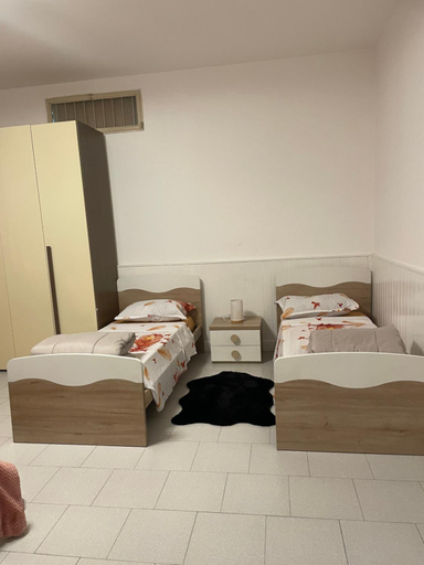 Bedroom 2, Delle rose, Bologna