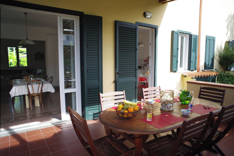 Others 5, Villa Flores a Mondello, Palermo