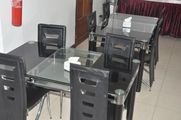 Food & Drinks 3, Hotel de Mag Deluxe, Kinondoni