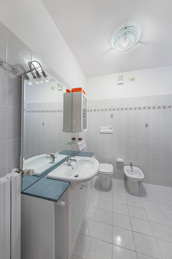 Bathroom 3, Poggio San Michele 2 by Wonderful Italy, Brescia