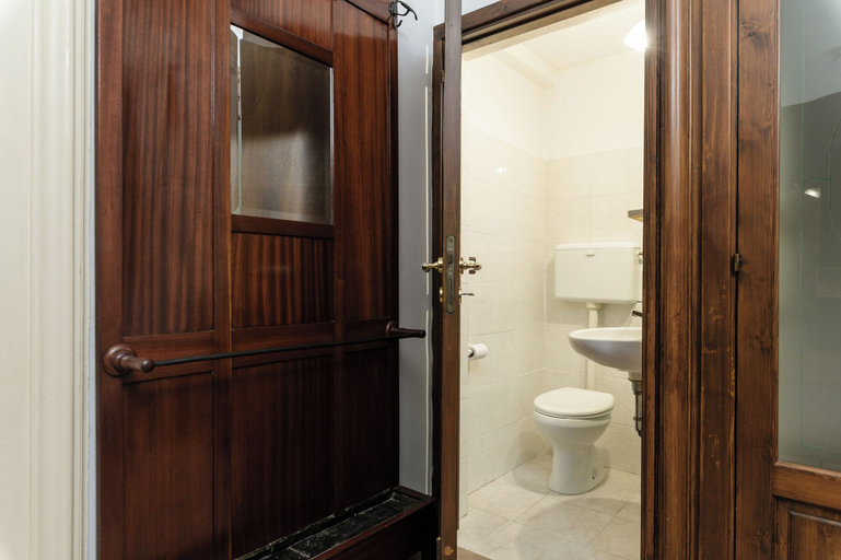 Bathroom 3, Appartamento Vintage con Balcone by Wonderful Italy, Brindisi