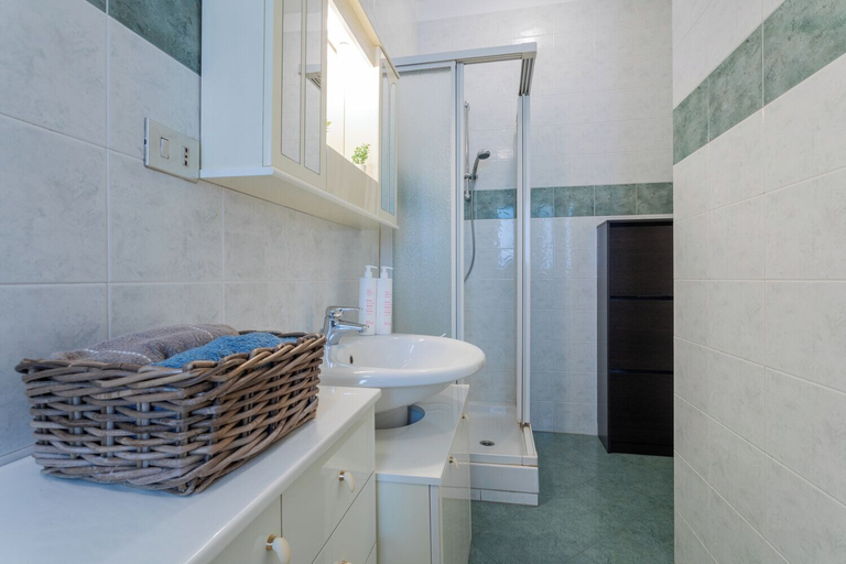 Bathroom 4, Ginkgo House by Wonderful Italy, Torino