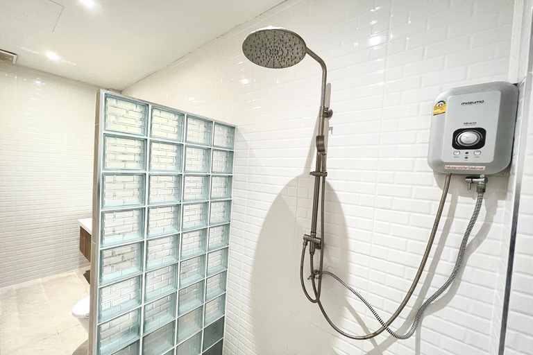 Bathroom 13