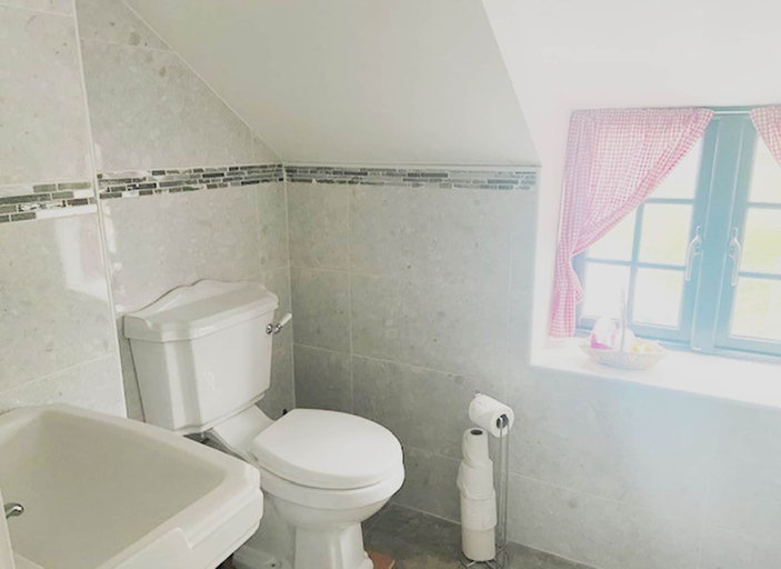 Bathroom 3, Shannon Castle Holiday Cottages, Fermanagh and Omagh