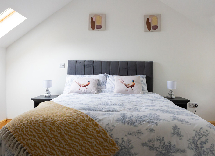 Bedroom 2, Shannon Castle Holiday Cottages, Fermanagh and Omagh