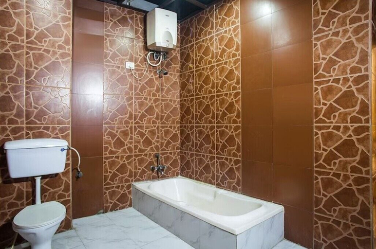 Bathroom 3, Hotel Sheel Gopal Vision, Mathura
