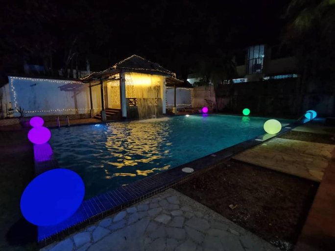 Swimming Pool 4