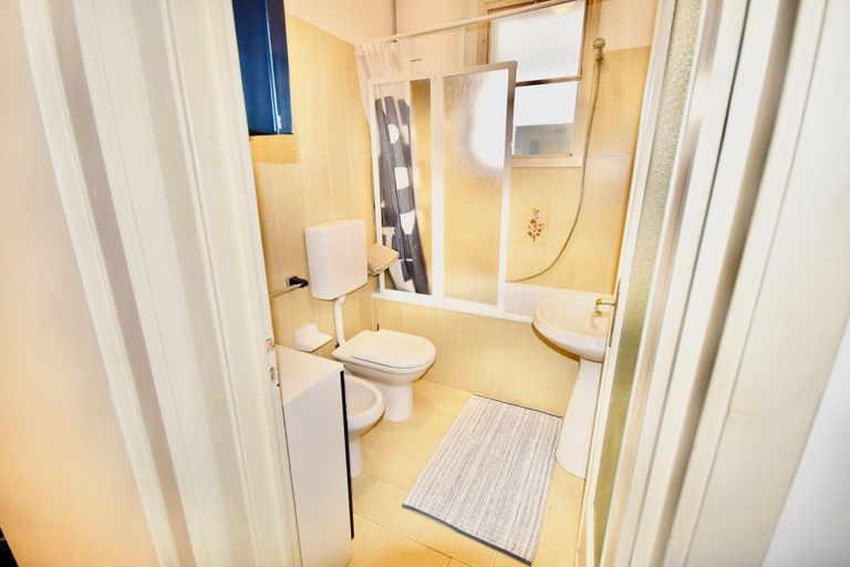 Bathroom, Blue Sky Apartment by Wonderful Italy, Imperia