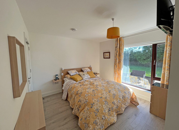 Bedroom 2, The Nook Oranmore Holiday Home