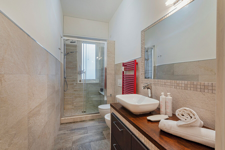 Bathroom 4, Cozy Lighthouse Apartment by Wonderful Italy, Genova