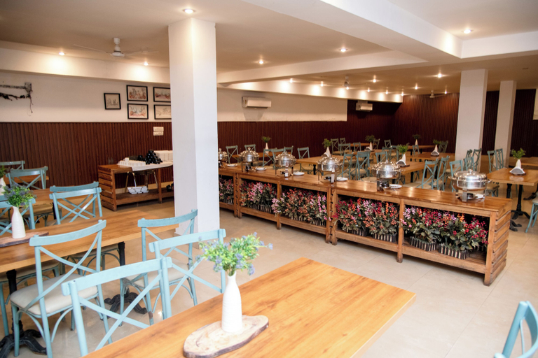 Food & Drinks 5, 30 Vamsor Heights, Gurgaon