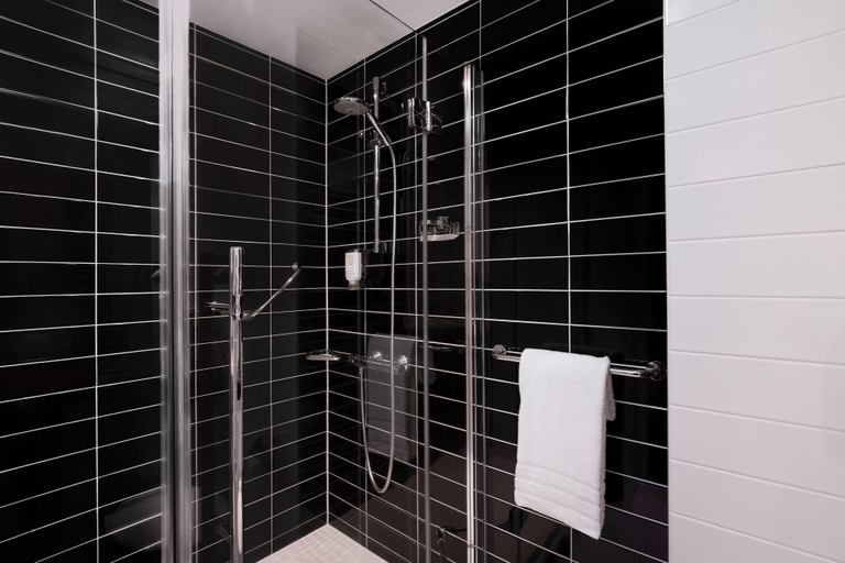 Bathroom 11