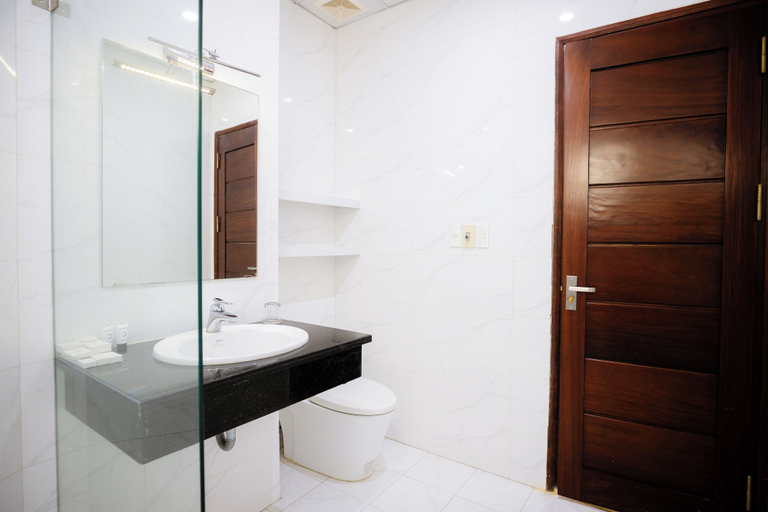 Bathroom 4, FLESTA Lach Tray, Ngô Quyền