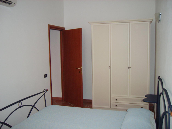 Bedroom 2, Residence Luna Rossa, Cagliari