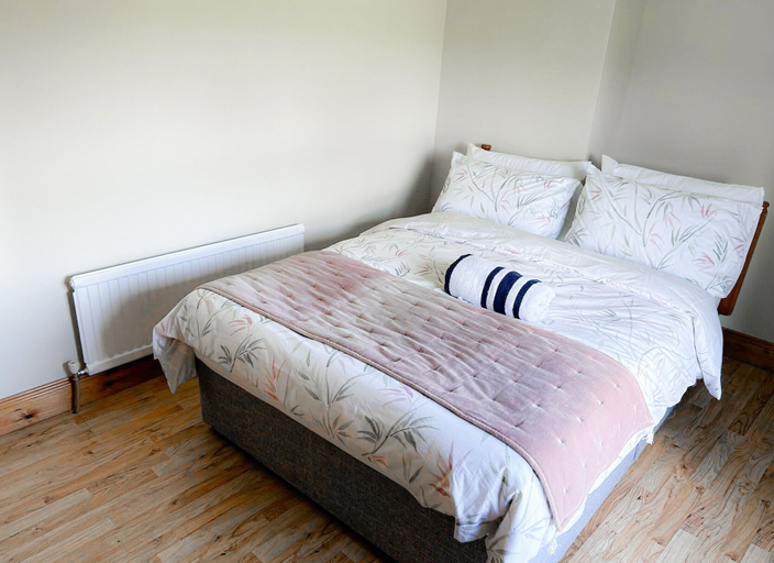 Bedroom 2, Lisheenbawn Farmhouse Farranfore
