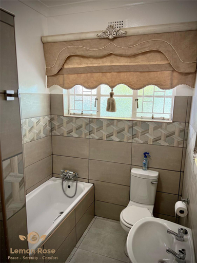 Bathroom 3, Lemon Rose Guest House, Lejweleputswa
