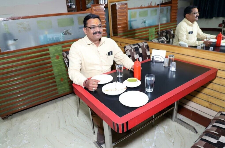 Food & Drinks 5, Hotel Sheel Gopal Vision, Mathura