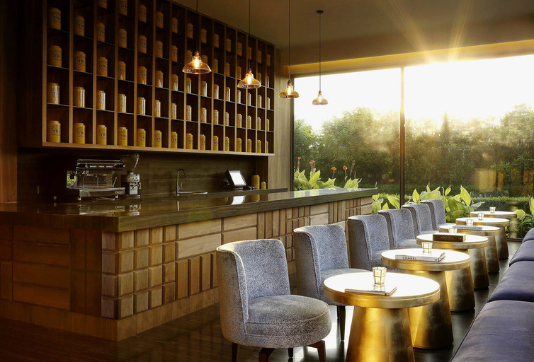 Food & Drinks 5, Roseate House, West