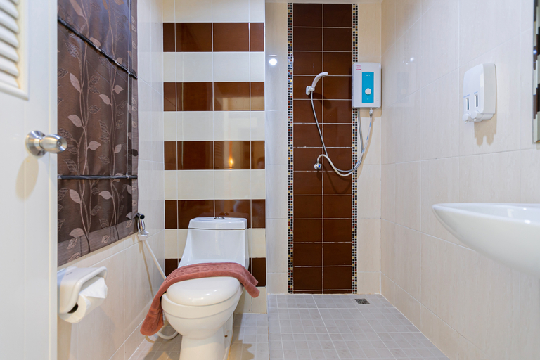 Bathroom 23