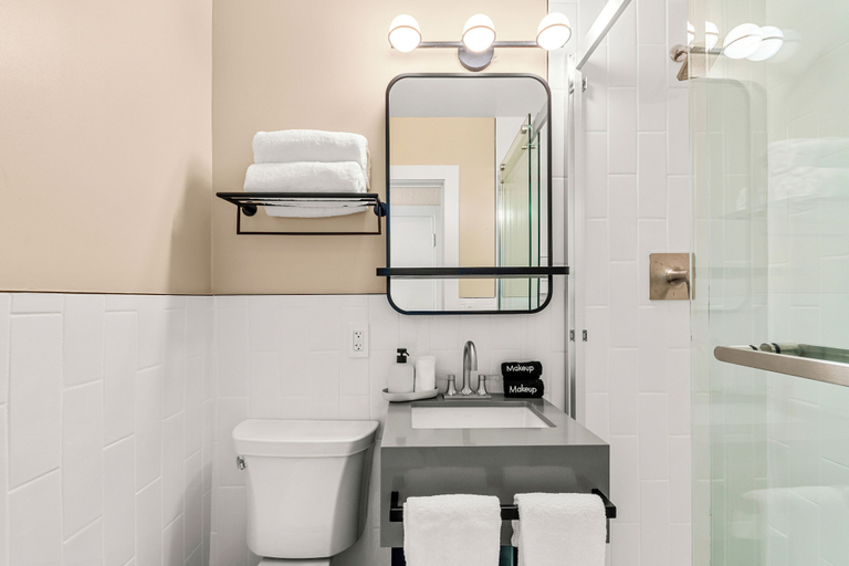 Bathroom 3, Beach Plaza, Miami-Dade