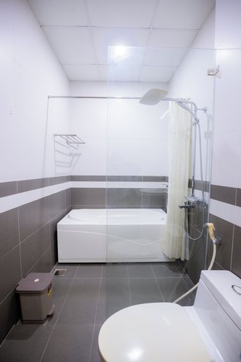 Bathroom 3, FLESTA Lach Tray, Ngô Quyền