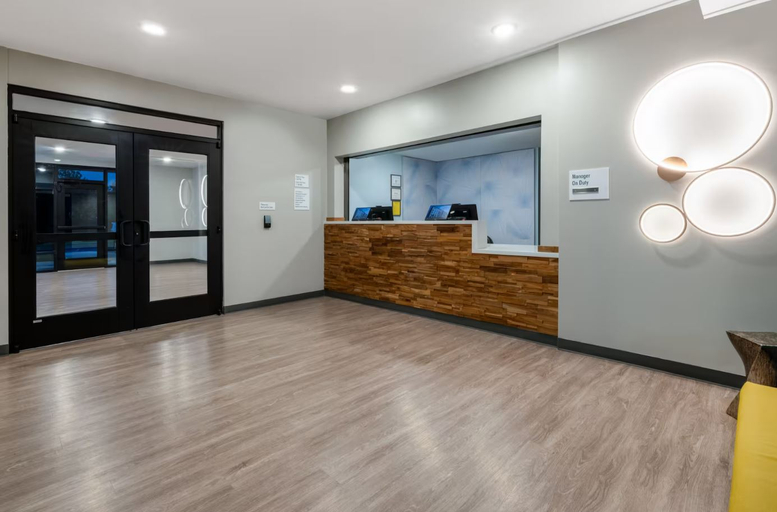 Public Area 2, ECHO Suites Extended Stay Indianapolis Ameriplex, Indianapolis