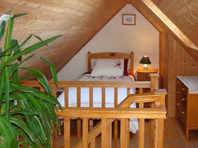 Bedroom 3, Bridies Holiday Cottage Roundstone