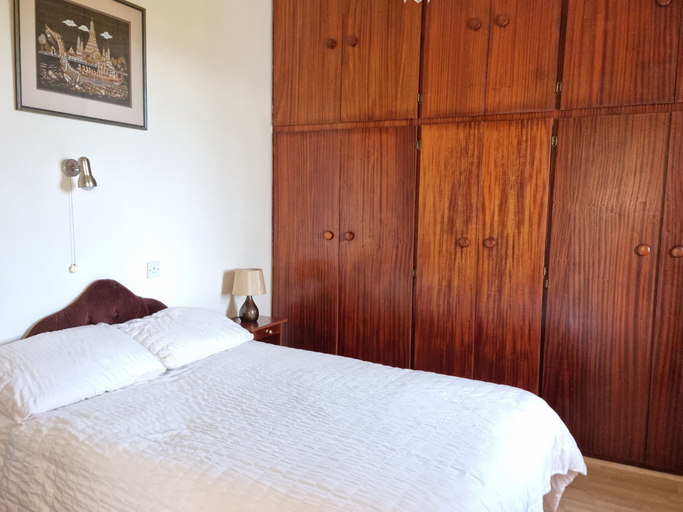 Bedroom 3, Bealadangan Holiday Home