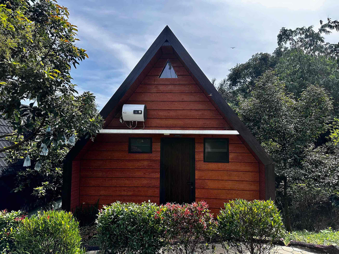 Exterior 9