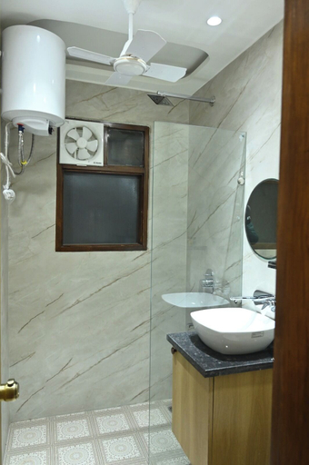 Bathroom 3, Aceotel Inn Platinum Stay Amritsar, Amritsar