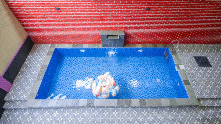 Swimming Pool 10