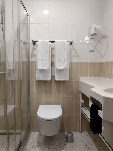 Bathroom 3, Bacalhoeiros 125 Hotel, Lisbon