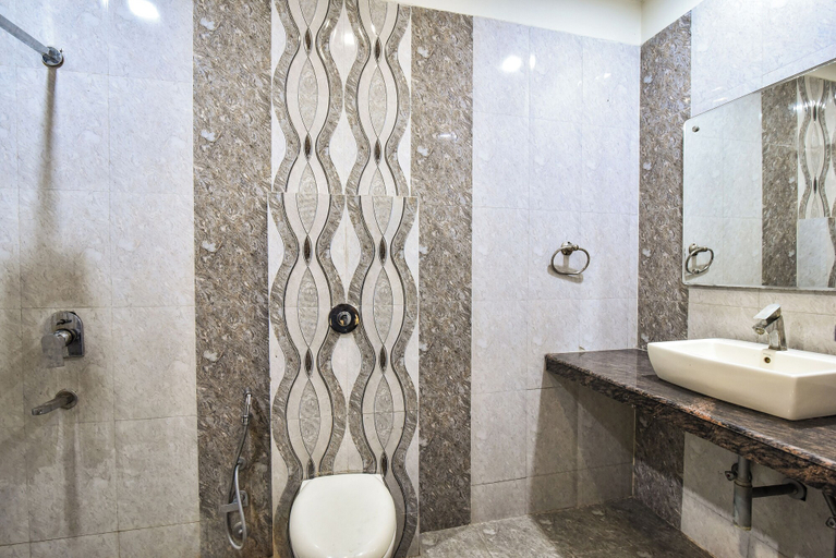 Bathroom 3, hotel akaal heights, Amritsar