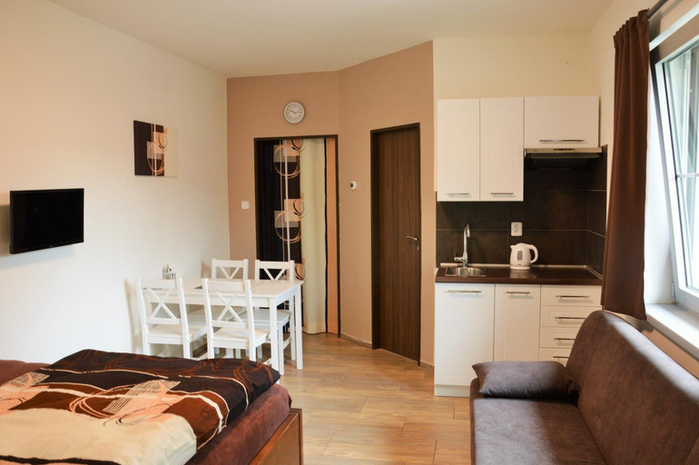 Others 4, Apartmany Polevsko, Děčín
