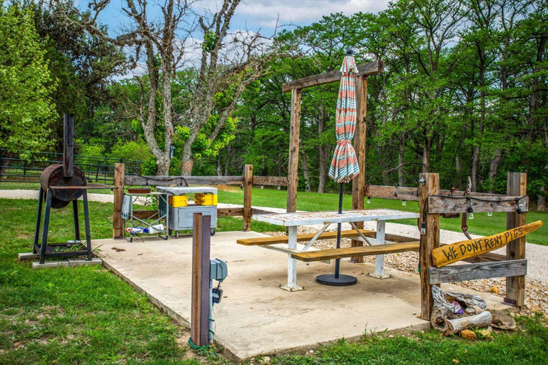 4, RRR Cabin on the Medina, Bandera