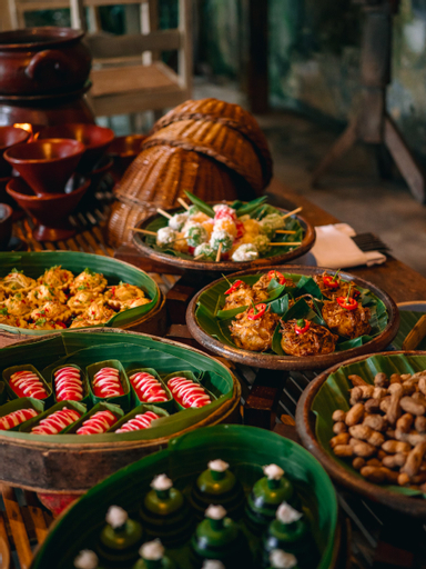 Food & Drinks 12
