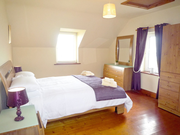 Bedroom 2, Allaghee Mor St. Finian's Bay