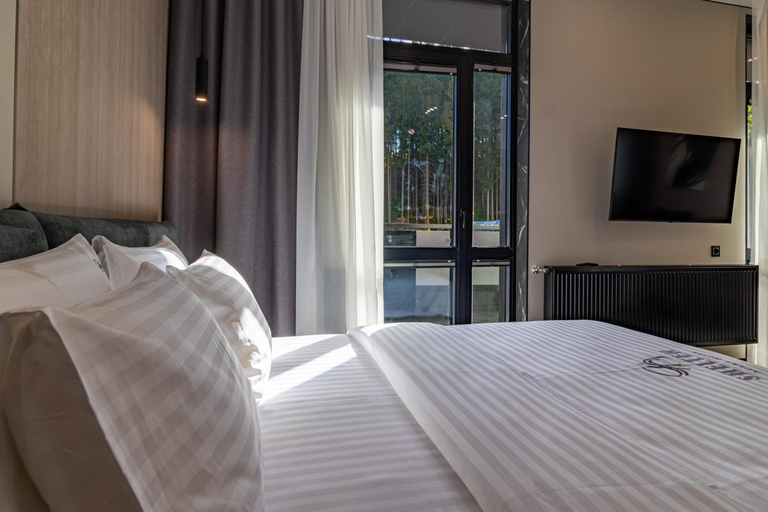 Bedroom 3, Shelter Apart Hotel, Nadvirnians'kyi