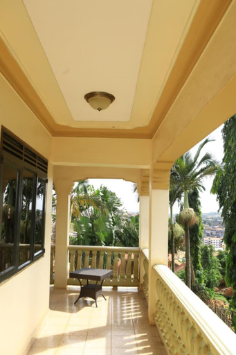 Balcony/terrace 2, Prax suits, Jinja