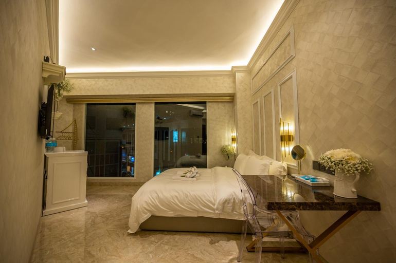 Bedroom 30