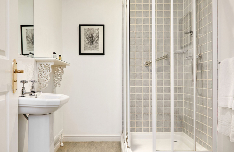 Bathroom 3, Old Stable Mews Castle Leslie