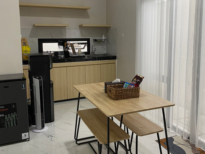 Dining Room 4, Gebe House - Guest House Jogja, Bantul