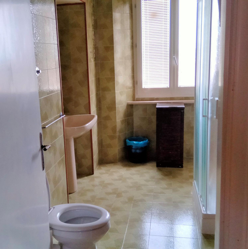 Bathroom, ATTICO SULLA BOUGANVILLE (Albergo diffuso), Ancona