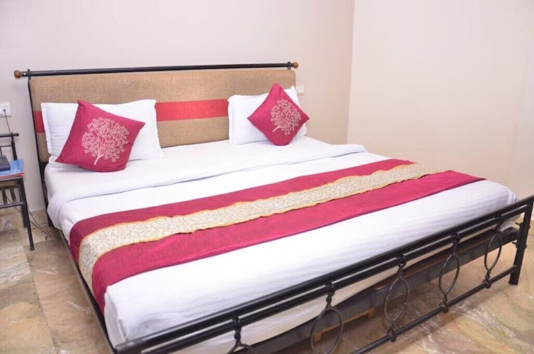Bedroom 1, Hotel Sheel Gopal Vision, Mathura